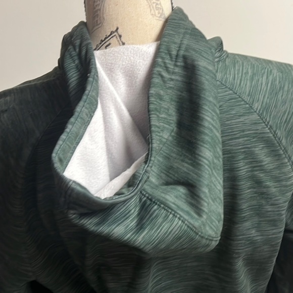 Men’s Green & Neon Yellow Hoodie! - Picture 4 of 11